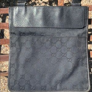AUTHENTIC Unisex Gucci Crossbody bag